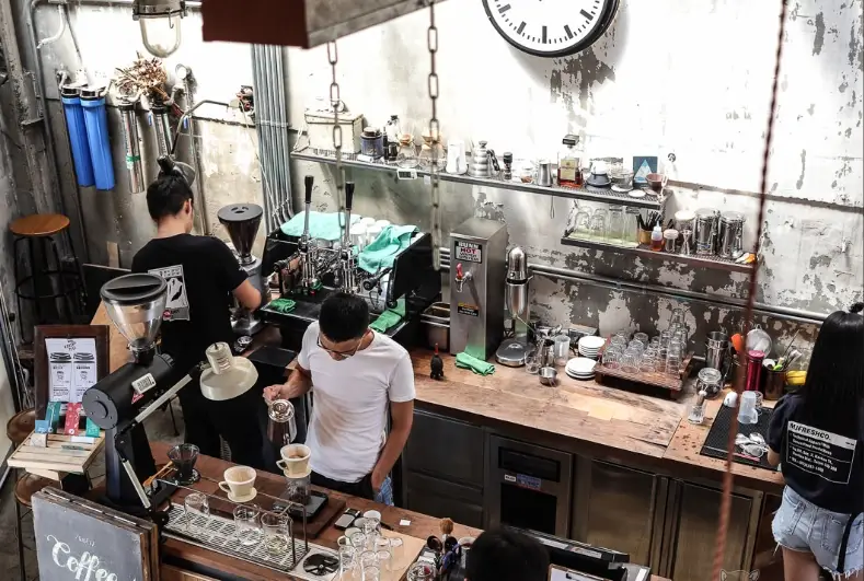 老屋咖啡廳店員 老屋咖啡廳店員